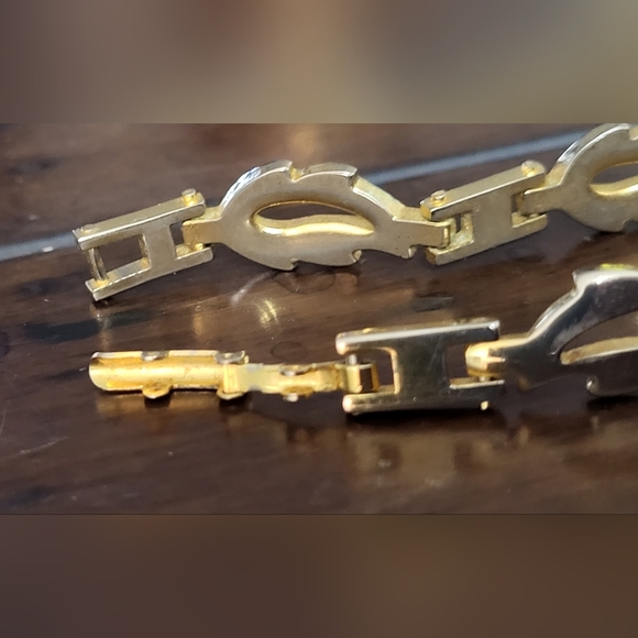 Vintage goldtone flat linked bracelet 8.25" - Picture 5 of 13